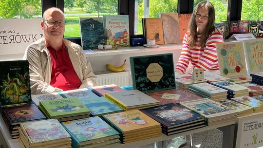 Trwają Chełmskie Targi Książki - Wieczorkowski, Bednarek, Chełmska legenda. W cieniu trzech dębów [GALERIA ZDJĘĆ]