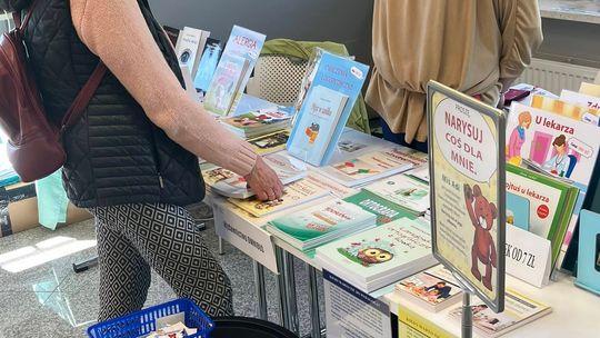 Trwają Chełmskie Targi Książki - Wieczorkowski, Bednarek, Chełmska legenda. W cieniu trzech dębów [GALERIA ZDJĘĆ]