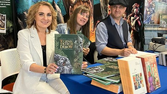 Trwają Chełmskie Targi Książki - Wieczorkowski, Bednarek, Chełmska legenda. W cieniu trzech dębów [GALERIA ZDJĘĆ]