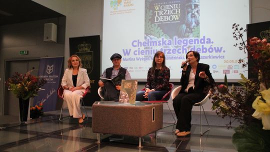 Trwają Chełmskie Targi Książki - Wieczorkowski, Bednarek, Chełmska legenda. W cieniu trzech dębów [GALERIA ZDJĘĆ]