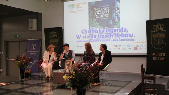 Trwają Chełmskie Targi Książki - Wieczorkowski, Bednarek, Chełmska legenda. W cieniu trzech dębów [GALERIA ZDJĘĆ]