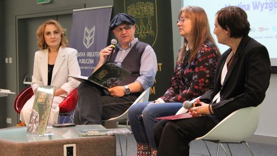 Trwają Chełmskie Targi Książki - Wieczorkowski, Bednarek, Chełmska legenda. W cieniu trzech dębów [GALERIA ZDJĘĆ]