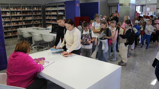 Trwają Chełmskie Targi Książki - Wieczorkowski, Bednarek, Chełmska legenda. W cieniu trzech dębów [GALERIA ZDJĘĆ]