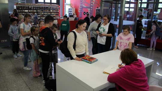 Trwają Chełmskie Targi Książki - Wieczorkowski, Bednarek, Chełmska legenda. W cieniu trzech dębów [GALERIA ZDJĘĆ]