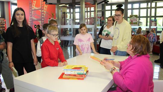 Trwają Chełmskie Targi Książki - Wieczorkowski, Bednarek, Chełmska legenda. W cieniu trzech dębów [GALERIA ZDJĘĆ]