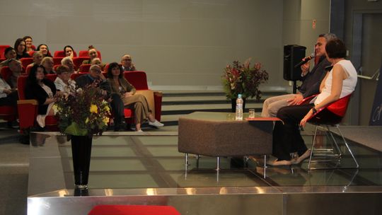 Trwają Chełmskie Targi Książki - Wieczorkowski, Bednarek, Chełmska legenda. W cieniu trzech dębów [GALERIA ZDJĘĆ]