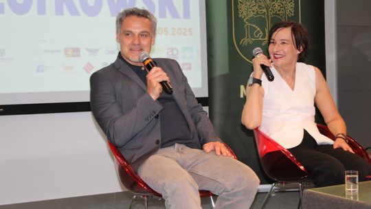 Trwają Chełmskie Targi Książki - Wieczorkowski, Bednarek, Chełmska legenda. W cieniu trzech dębów [GALERIA ZDJĘĆ]