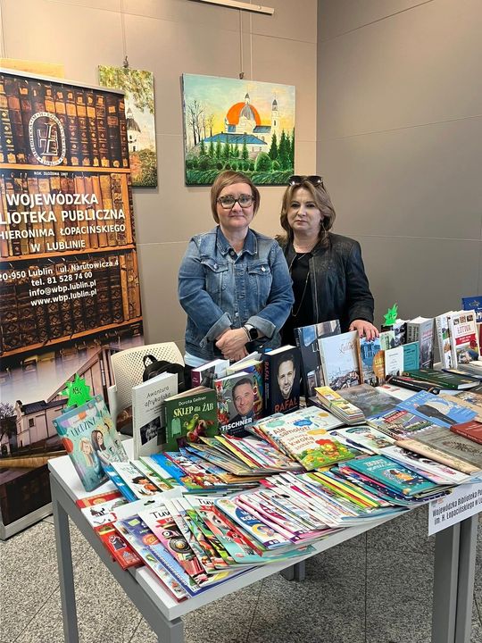 Trwają Chełmskie Targi Książki - Wieczorkowski, Bednarek, Chełmska legenda. W cieniu trzech dębów [GALERIA ZDJĘĆ]