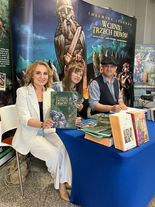 Trwają Chełmskie Targi Książki - Wieczorkowski, Bednarek, Chełmska legenda. W cieniu trzech dębów [GALERIA ZDJĘĆ]