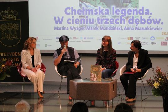 Trwają Chełmskie Targi Książki - Wieczorkowski, Bednarek, Chełmska legenda. W cieniu trzech dębów [GALERIA ZDJĘĆ]