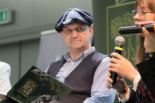 Trwają Chełmskie Targi Książki - Wieczorkowski, Bednarek, Chełmska legenda. W cieniu trzech dębów [GALERIA ZDJĘĆ]