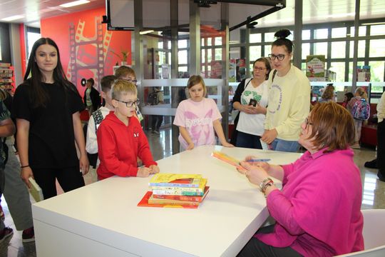 Trwają Chełmskie Targi Książki - Wieczorkowski, Bednarek, Chełmska legenda. W cieniu trzech dębów [GALERIA ZDJĘĆ]