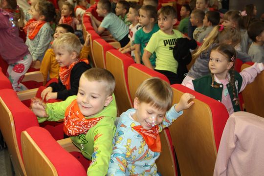 Trwają Chełmskie Targi Książki - Wieczorkowski, Bednarek, Chełmska legenda. W cieniu trzech dębów [GALERIA ZDJĘĆ]
