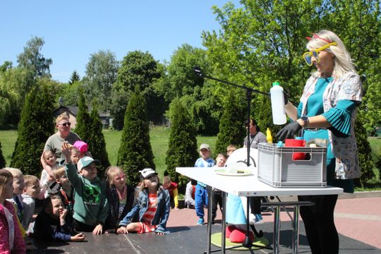 Trwają Chełmskie Targi Książki - Wieczorkowski, Bednarek, Chełmska legenda. W cieniu trzech dębów [GALERIA ZDJĘĆ]