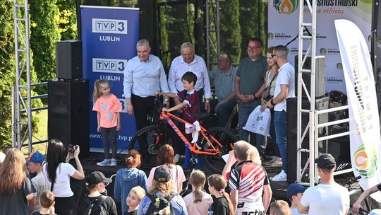 Pow. krasnostawski. Rowerowy Dzień Dziecka w Kraszczadach [GALERIA ZDJĘĆ]