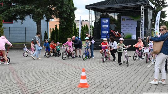 Pow. krasnostawski. Rowerowy Dzień Dziecka w Kraszczadach [GALERIA ZDJĘĆ]