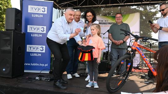 Pow. krasnostawski. Rowerowy Dzień Dziecka w Kraszczadach [GALERIA ZDJĘĆ]