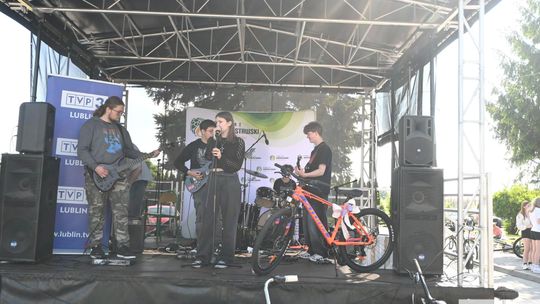 Pow. krasnostawski. Rowerowy Dzień Dziecka w Kraszczadach [GALERIA ZDJĘĆ]