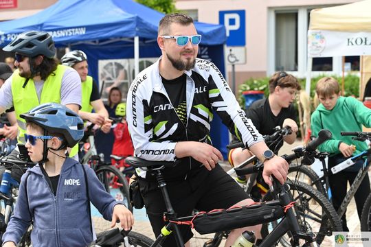 Pow. krasnostawski. Rowerowy Dzień Dziecka w Kraszczadach [GALERIA ZDJĘĆ]