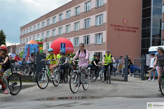 Pow. krasnostawski. Rowerowy Dzień Dziecka w Kraszczadach [GALERIA ZDJĘĆ]