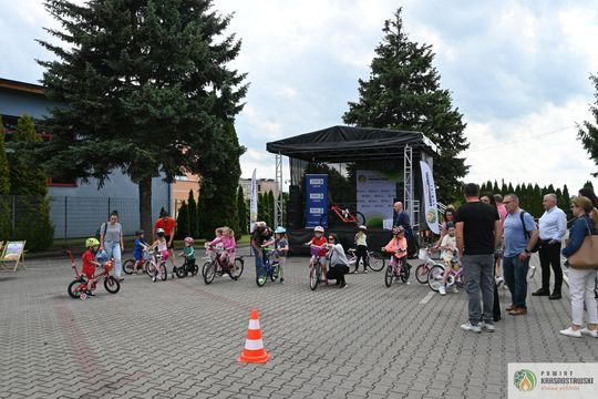 Pow. krasnostawski. Rowerowy Dzień Dziecka w Kraszczadach [GALERIA ZDJĘĆ]