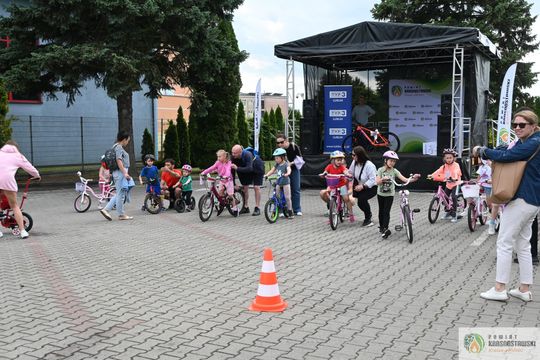 Pow. krasnostawski. Rowerowy Dzień Dziecka w Kraszczadach [GALERIA ZDJĘĆ]