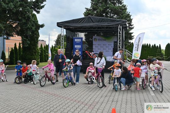 Pow. krasnostawski. Rowerowy Dzień Dziecka w Kraszczadach [GALERIA ZDJĘĆ]