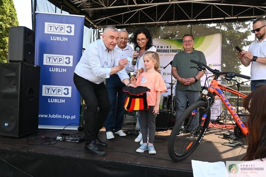 Pow. krasnostawski. Rowerowy Dzień Dziecka w Kraszczadach [GALERIA ZDJĘĆ]