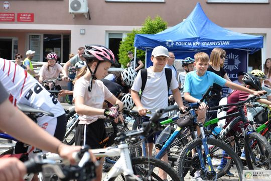 Pow. krasnostawski. Rowerowy Dzień Dziecka w Kraszczadach [GALERIA ZDJĘĆ]