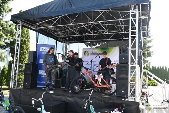 Pow. krasnostawski. Rowerowy Dzień Dziecka w Kraszczadach [GALERIA ZDJĘĆ]