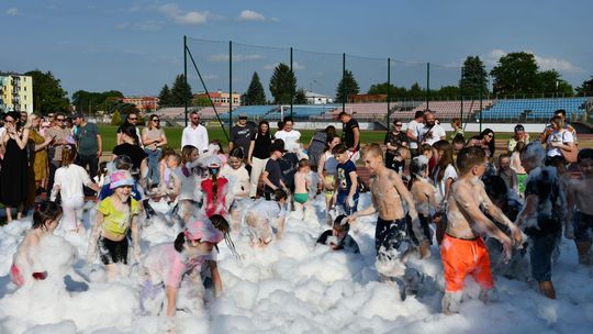 Krasnystaw. Dzień Dziecka z Cersanit - dużo atrakcji i szaleństwo podczas piana party [GALERIA ZDJĘĆ]