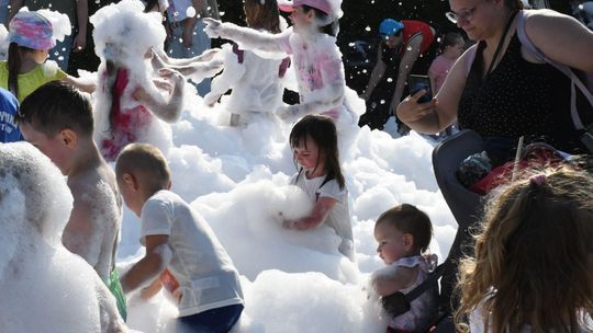 Krasnystaw. Dzień Dziecka z Cersanit - dużo atrakcji i szaleństwo podczas piana party [GALERIA ZDJĘĆ]