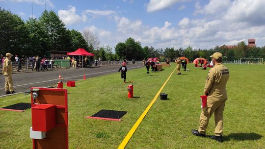 Pow. włodawski. Powiatowe zawody sportowo-pożarnicze młodzieżowych drużyn pożarniczych w Dubecznie [GALERIA ZDJĘĆ]