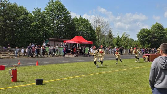 Pow. włodawski. Powiatowe zawody sportowo-pożarnicze młodzieżowych drużyn pożarniczych w Dubecznie [GALERIA ZDJĘĆ]