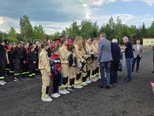 Pow. włodawski. Powiatowe zawody sportowo-pożarnicze młodzieżowych drużyn pożarniczych w Dubecznie [GALERIA ZDJĘĆ]