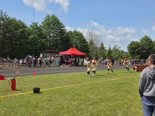 Pow. włodawski. Powiatowe zawody sportowo-pożarnicze młodzieżowych drużyn pożarniczych w Dubecznie [GALERIA ZDJĘĆ]