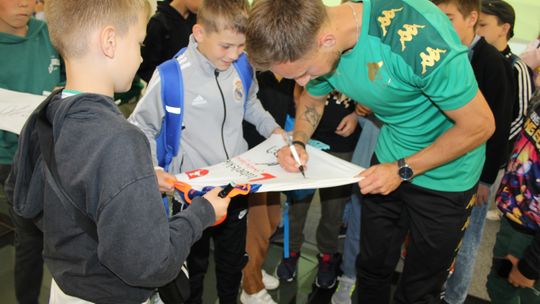 Mariusz Marcyniak (ChKS Chełm) i Michał Kobiałka (Chełmianka Chełm) spotkali się z fanami w bibliotece [GALERIA ZDJĘĆ]