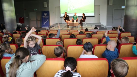 Mariusz Marcyniak (ChKS Chełm) i Michał Kobiałka (Chełmianka Chełm) spotkali się z fanami w bibliotece [GALERIA ZDJĘĆ]