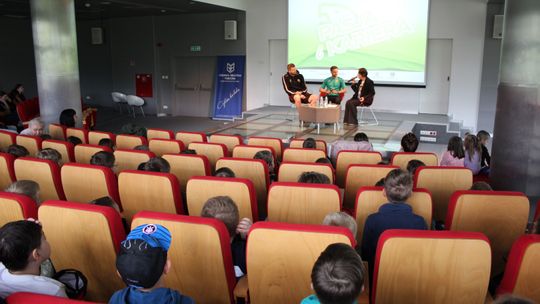 Mariusz Marcyniak (ChKS Chełm) i Michał Kobiałka (Chełmianka Chełm) spotkali się z fanami w bibliotece [GALERIA ZDJĘĆ]