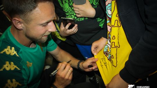 Mariusz Marcyniak (ChKS Chełm) i Michał Kobiałka (Chełmianka Chełm) spotkali się z fanami w bibliotece [GALERIA ZDJĘĆ]