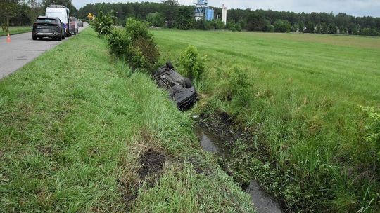 Wypadek w ulewnym deszczu. Życia nauczycielki nie udało się uratować [ZDJĘCIA]