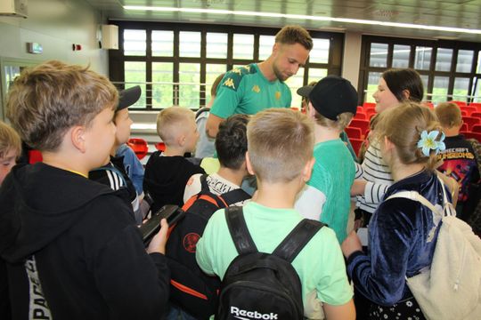Mariusz Marcyniak (ChKS Chełm) i Michał Kobiałka (Chełmianka Chełm) spotkali się z fanami w bibliotece [GALERIA ZDJĘĆ]