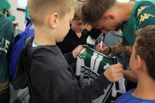 Mariusz Marcyniak (ChKS Chełm) i Michał Kobiałka (Chełmianka Chełm) spotkali się z fanami w bibliotece [GALERIA ZDJĘĆ]