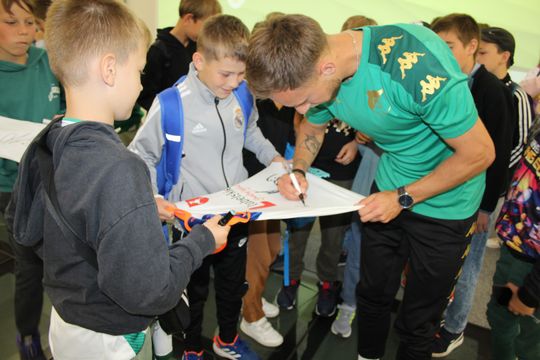 Mariusz Marcyniak (ChKS Chełm) i Michał Kobiałka (Chełmianka Chełm) spotkali się z fanami w bibliotece [GALERIA ZDJĘĆ]