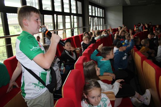 Mariusz Marcyniak (ChKS Chełm) i Michał Kobiałka (Chełmianka Chełm) spotkali się z fanami w bibliotece [GALERIA ZDJĘĆ]