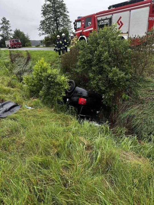 Wypadek w ulewnym deszczu. Życia nauczycielki nie udało się uratować [ZDJĘCIA]