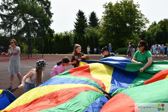 Krasnystaw. Rodzinny Piknik w Publicznej Szkole Podstawowej nr 4 „W rodzinie siła” [GALERIA ZDJĘĆ]