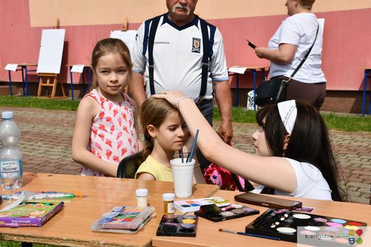 Krasnystaw. Rodzinny Piknik w Publicznej Szkole Podstawowej nr 4 „W rodzinie siła” [GALERIA ZDJĘĆ]