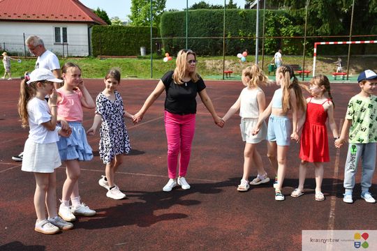 Krasnystaw. Rodzinny Piknik w Publicznej Szkole Podstawowej nr 4 „W rodzinie siła” [GALERIA ZDJĘĆ]