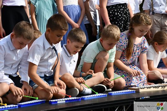 Krasnystaw. Rodzinny Piknik w Publicznej Szkole Podstawowej nr 4 „W rodzinie siła” [GALERIA ZDJĘĆ]